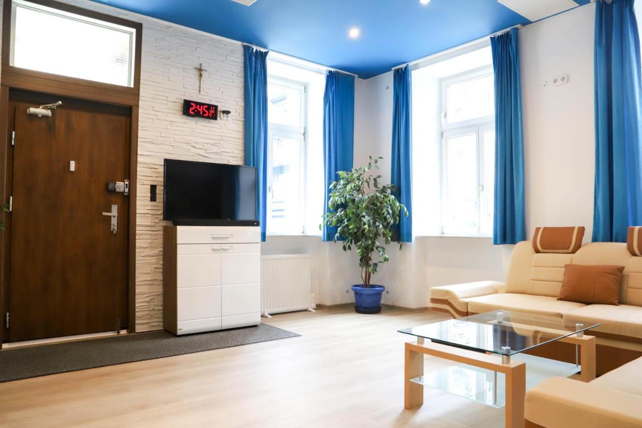 Albergue «go West» Guest *