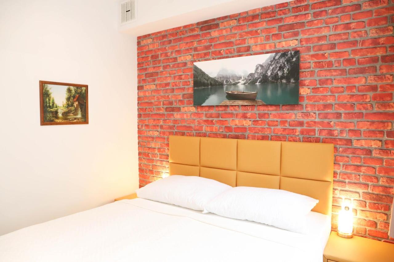 «go West» Guest Albergue Viena
